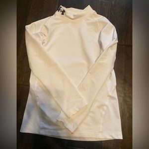 Youth Medium UA cold gear